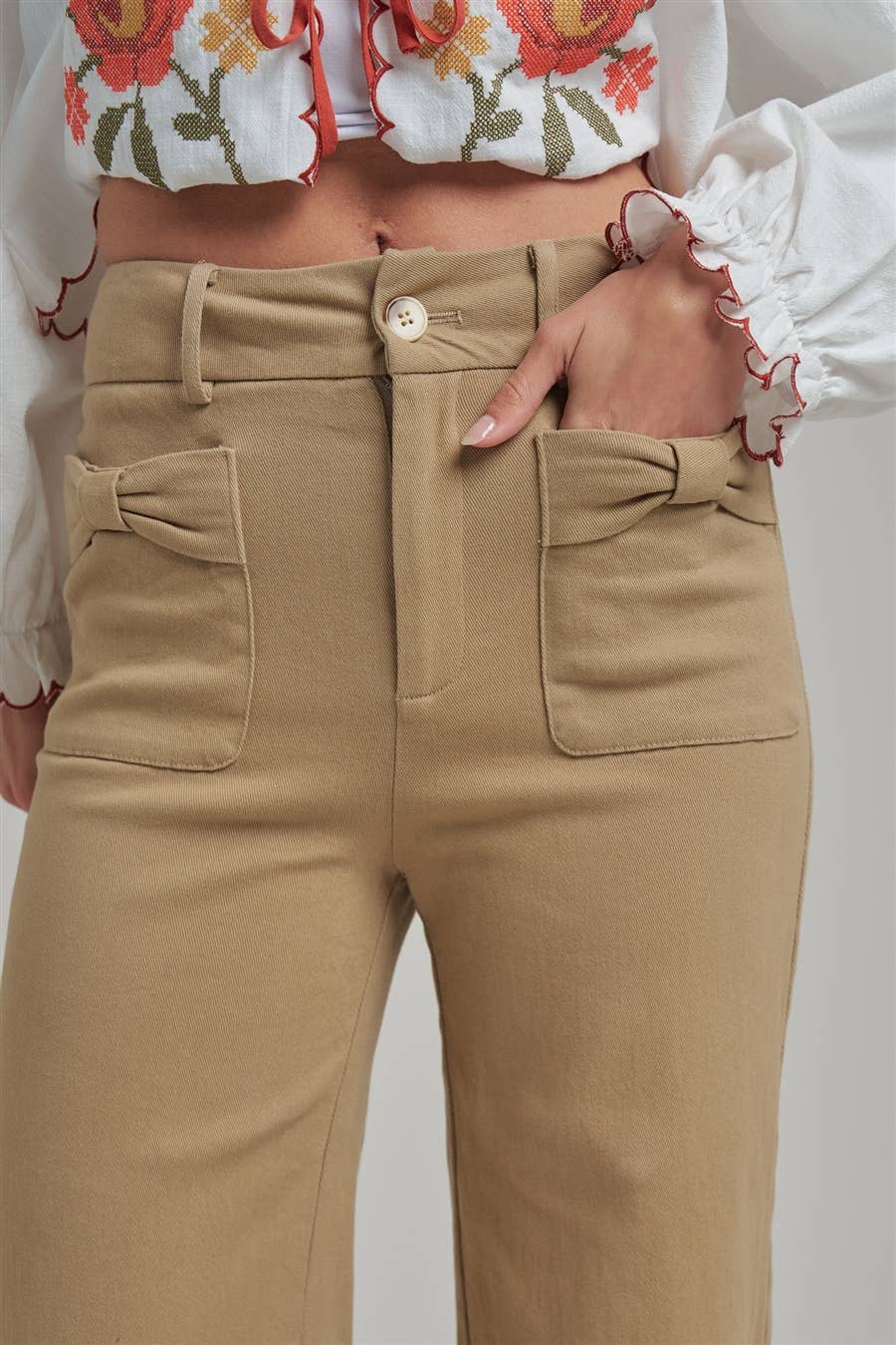 WIDE LEG STRETCH TWILL PANTS WITH BOW FRONT POCKETS