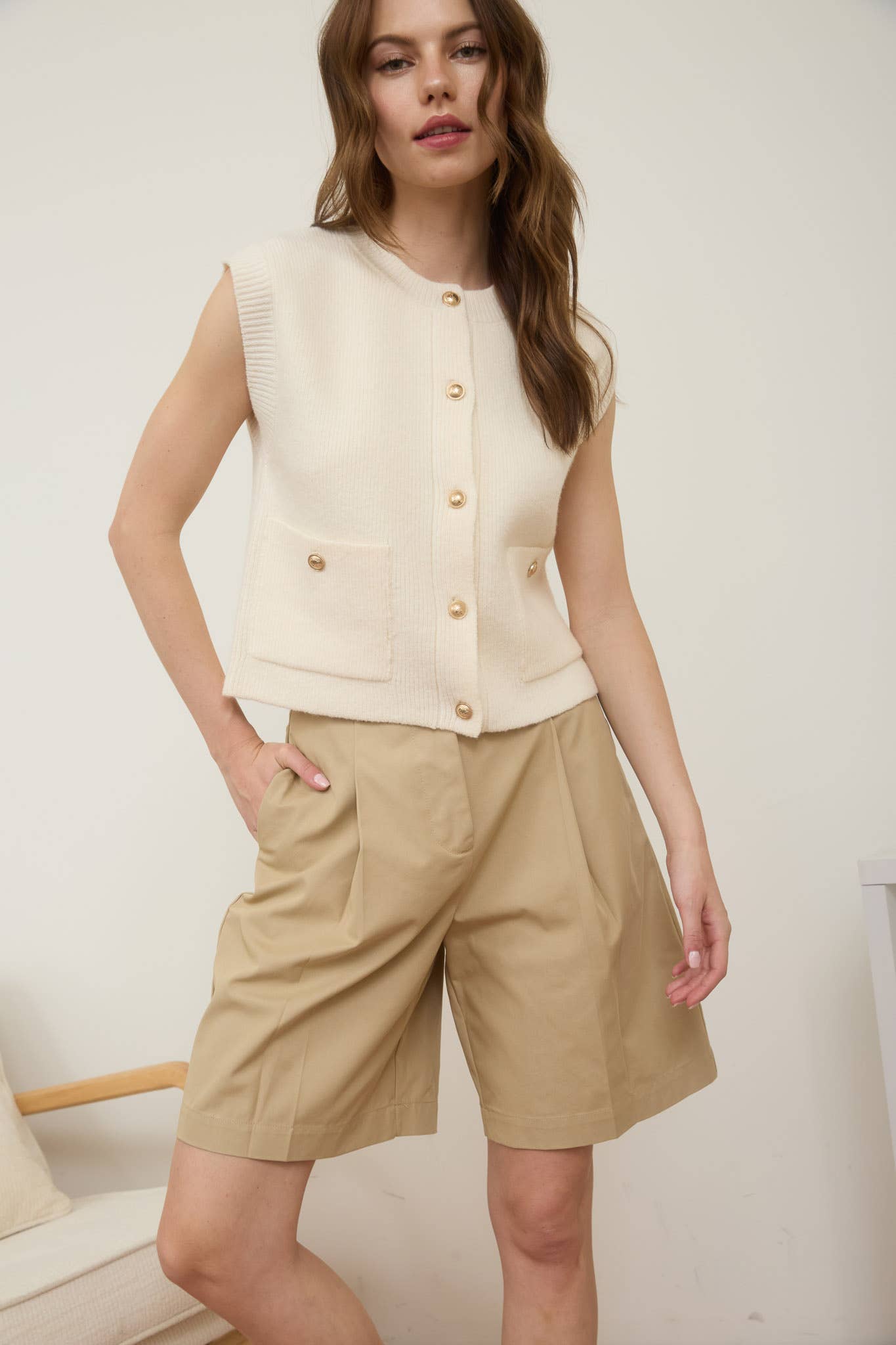 GOLD BUTTON SLEEVELESS POCKET DETAIL KNIT VEST
