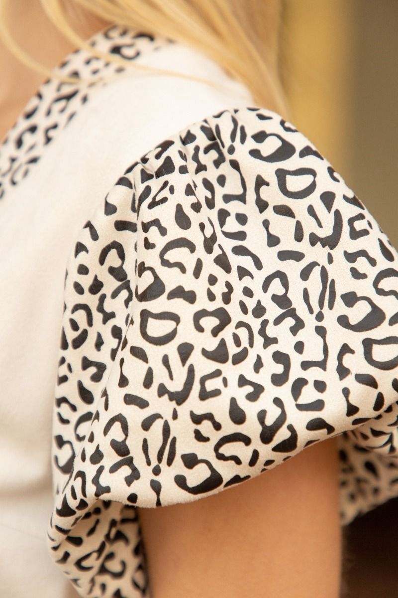 Leopard Bubble Sleeve Neck Band Detailed Suede Top