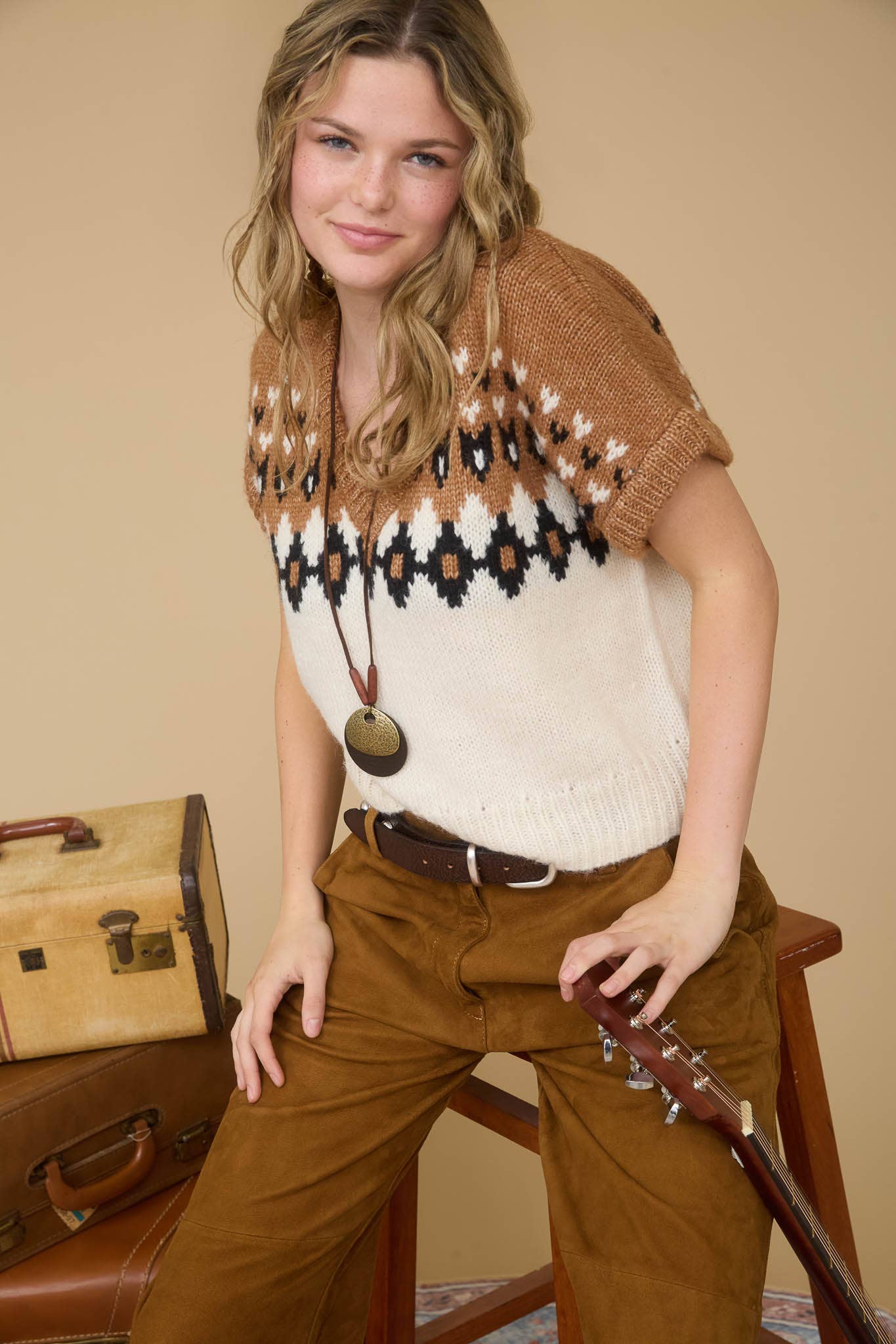 FAIR ISLE V NECK SHORT SLEEVE KNIT SWEATER