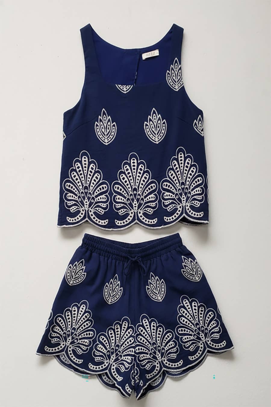 IT1196 - Embroidery Short Set