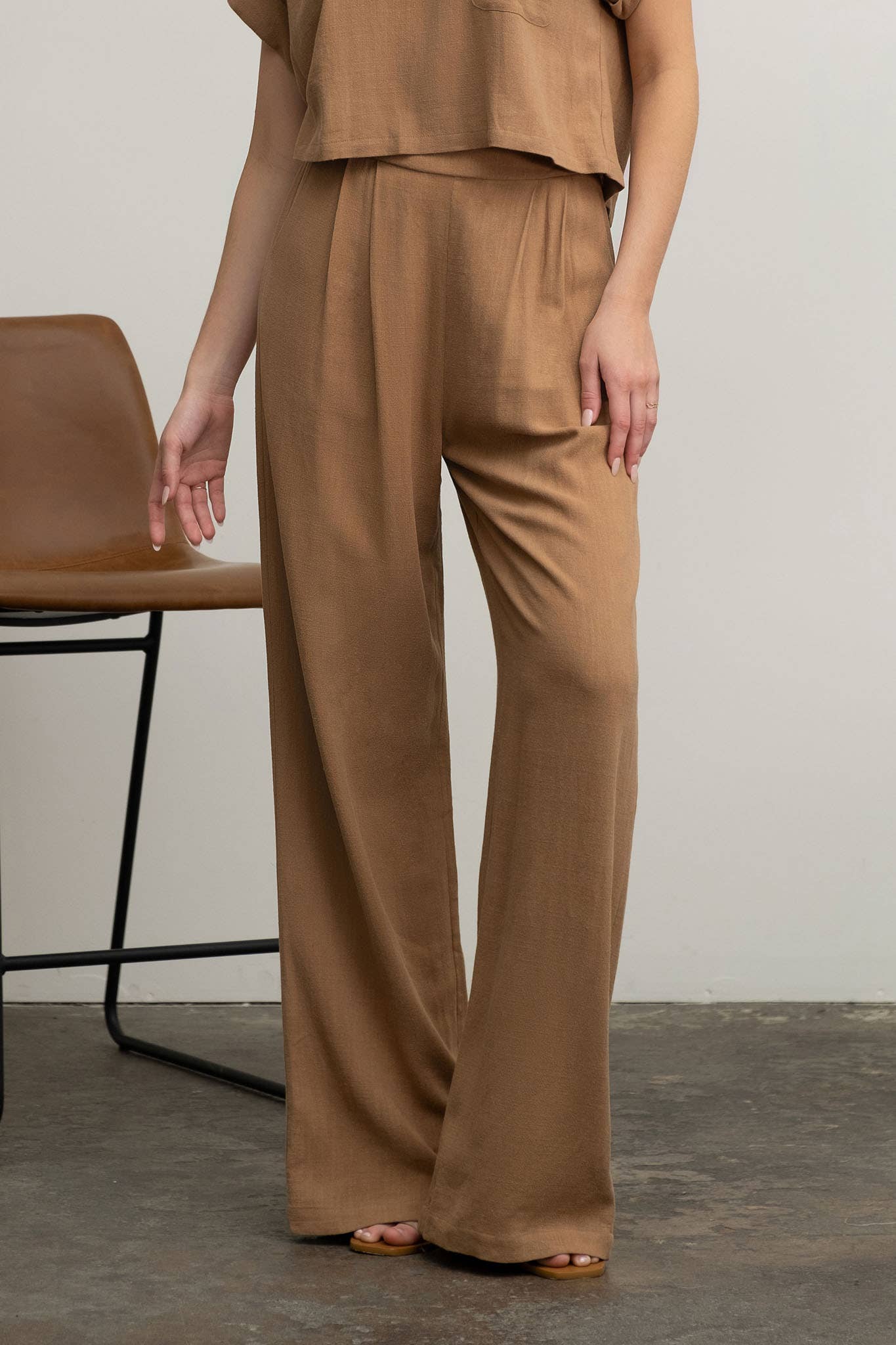 HIGH WAIST WIDE LEG PLEATED LINEN PANTS