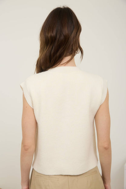 GOLD BUTTON SLEEVELESS POCKET DETAIL KNIT VEST