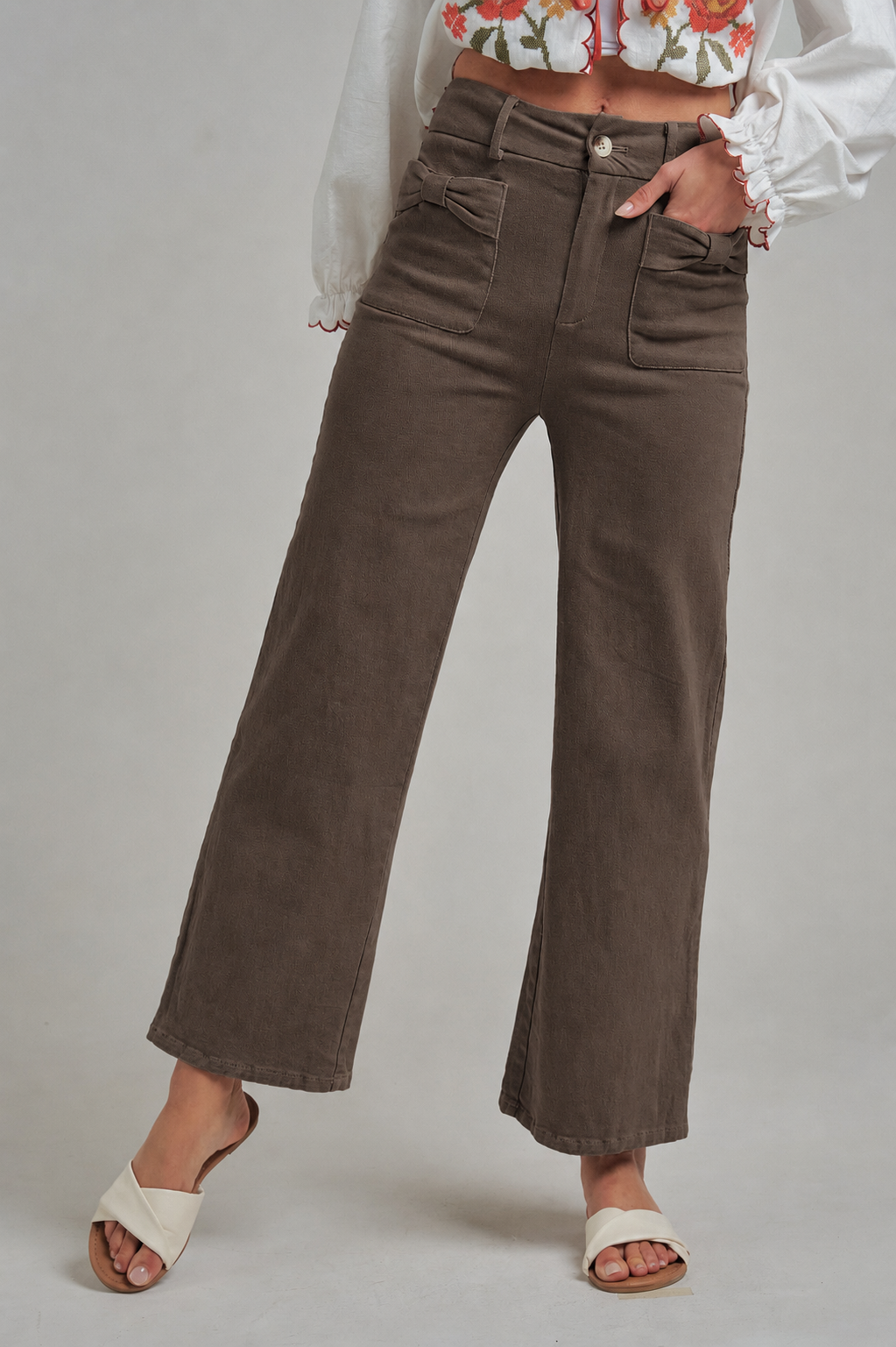 WIDE LEG STRETCH TWILL PANTS WITH BOW FRONT POCKETS