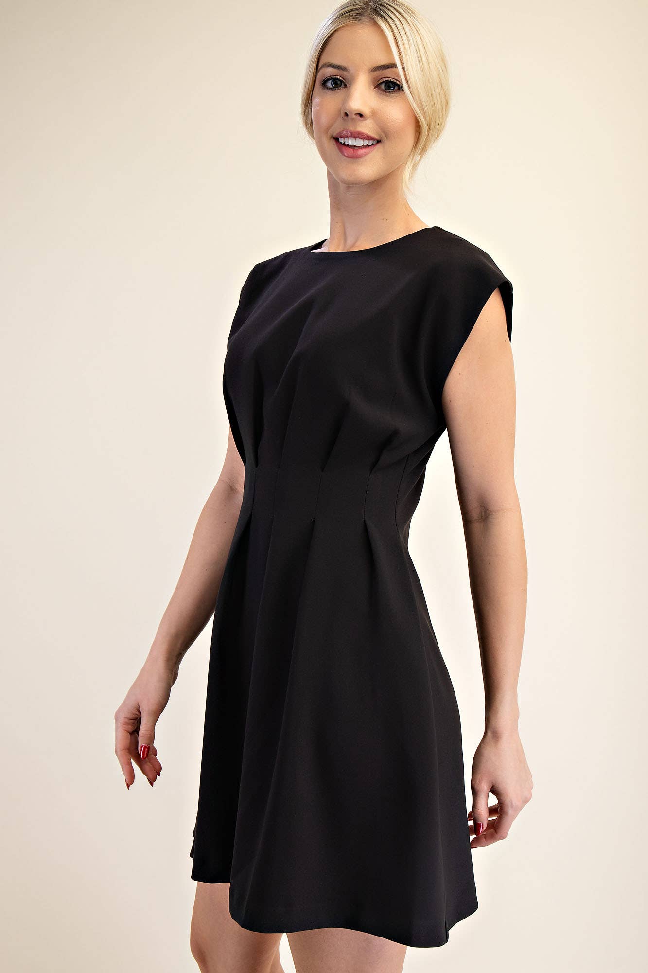 Round Neck Waist Pleated Mini Dress
